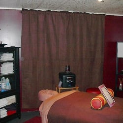 Dancing Lotus Health & Wellness LLC - Massage therapy room