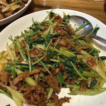 wonderful - Iron Skillet Tender Beef and Onions 铁板牛肉 --- So good! - Chinese Near Me - Millbrae, California