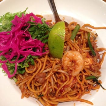 Banana Leaf - Mee Goreng (Malaysian Fried Noodle) - Malaysian Near Me - Vancouver, British Columbia Banana Leaf - Mee Goreng (Malaysian Fried Noodle) - Malaysian Near Me - Vancouver, British Columbia