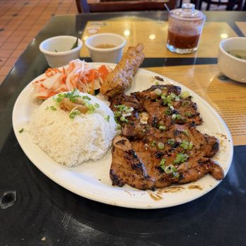 Com Tam Thien Hao - Grilled chicken, shrimp/sugarcane drumstick, broken rice. - Vietnamese Near Me - Westminster, California Com Tam Thien Hao - Grilled chicken, shrimp/sugarcane drumstick, broken rice. - Vietnamese Near Me - Westminster, California