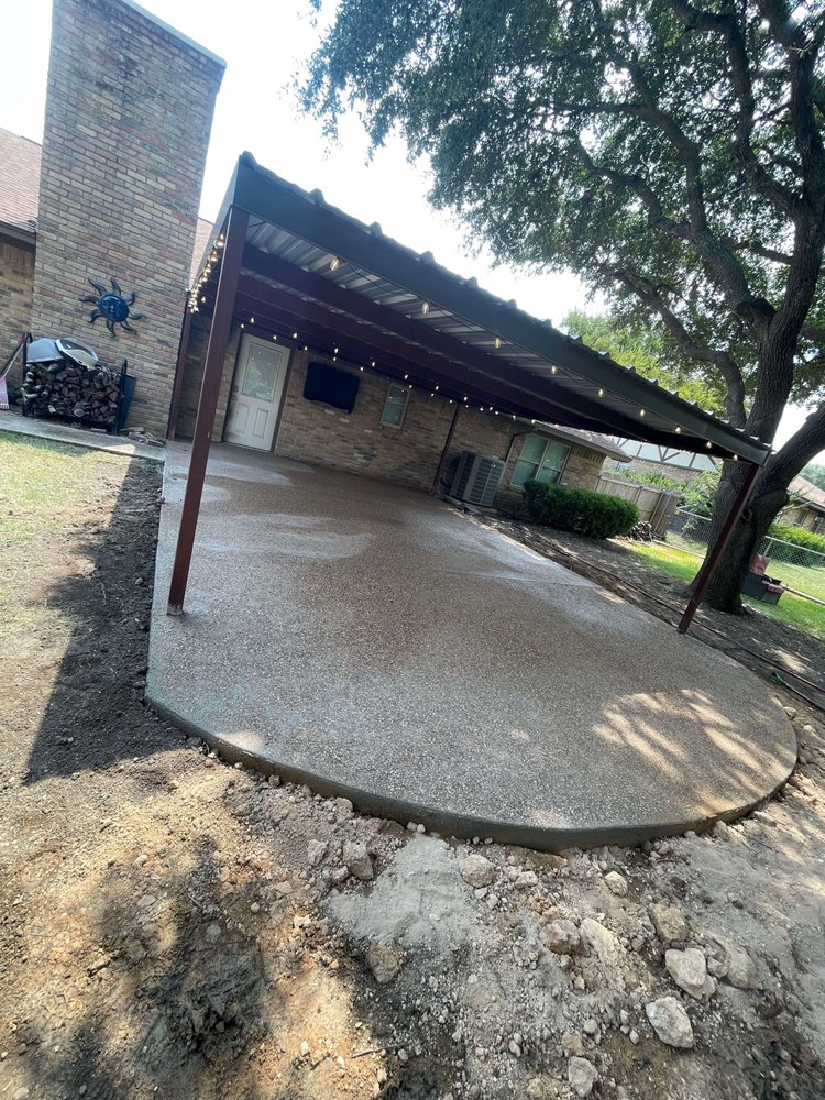 Slide of Mariposa Exteriors