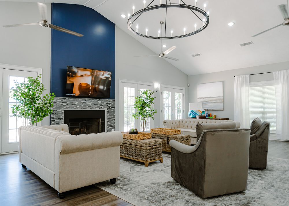 THE HENRY Updated July 2024 14 Photos 200 Foxgate Ave