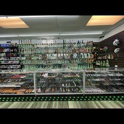 Super Tobacco & Vape - Interior