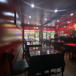 Fresh Sushi Chicago - Dining room