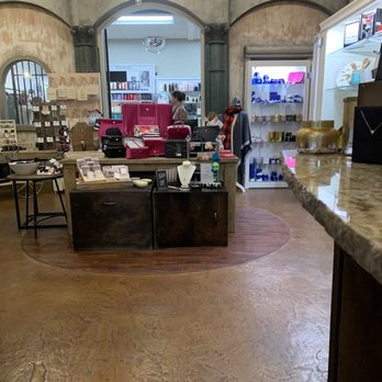 Bella Strada Salon & Spa Suites - Hair Salons Near Me - Edmond, Oklahoma Bella Strada Salon & Spa Suites - Hair Salons Near Me - Edmond, Oklahoma