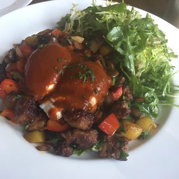 El Dorado Kitchen - Colorful and delicious breakfast hash with peppers, mushroom, sausage and a salsa Rioja. - New American Near Me - Sonoma, California El Dorado Kitchen - Colorful and delicious breakfast hash with peppers, mushroom, sausage and a salsa Rioja. - New American Near Me - Sonoma, California
