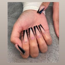 LUSH Nail Lounge