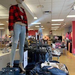 Charlotte Russe - Inside