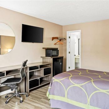 Super 8 by Wyndham Brownsburg - Guest room - Hotels Near Me - Brownsburg, Indiana Super 8 by Wyndham Brownsburg - Guest room - Hotels Near Me - Brownsburg, Indiana