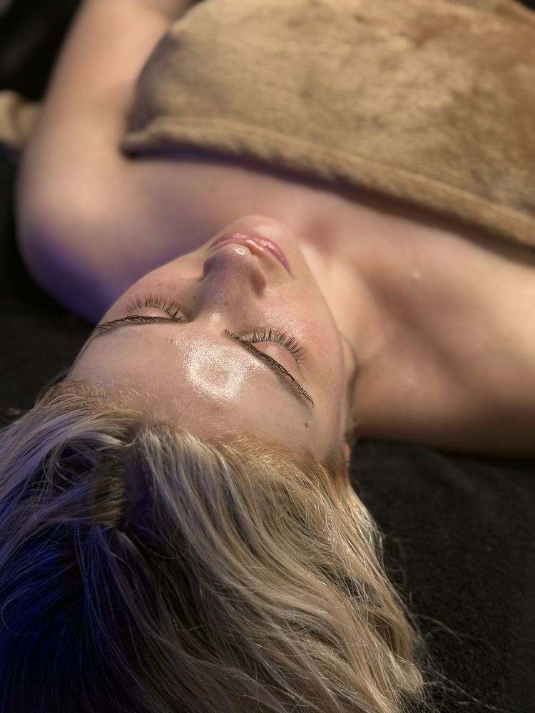 Skins Heal & Glow By Ana O Logo