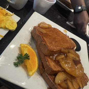 Keke's Breakfast Cafe - Apple cinnamon French toast - Breakfast & Brunch Near Me - Tampa, Florida