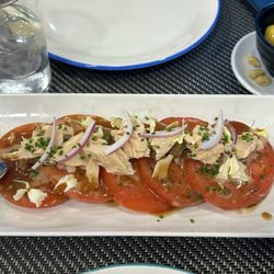 Txoko Getaria - Tomato and bonito salad, of the specials of the day menu.