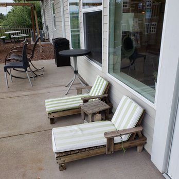 River Inn at Seaside - Cute little kid loungers - Hotels Near Me - Seaside, Oregon River Inn at Seaside - Cute little kid loungers - Hotels Near Me - Seaside, Oregon