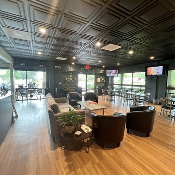 Pour Mike's Coffee House - Coffee & Tea Near Me - Saint Johns, Florida