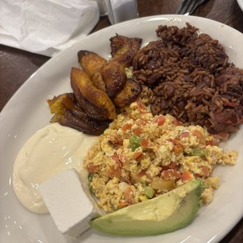 Paseo San Miguel - Salvadoran Near Me - Los Angeles, California