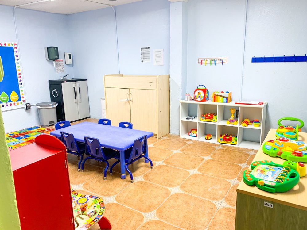 Discoverers Learning Academy - childcare center in Kissimmee, FL