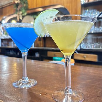 Peel Wood Fired Pizza - Blue note martini and caramel apple martini - Pizza Near Me - O'Fallon, Illinois Peel Wood Fired Pizza - Blue note martini and caramel apple martini - Pizza Near Me - O'Fallon, Illinois