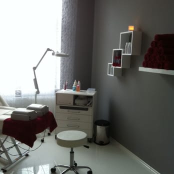 Nail Lounge - Nail Salons Near Me - Hanover, NI