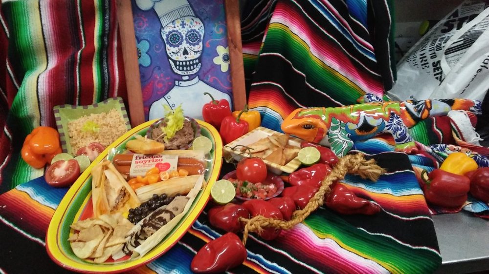 Tamales By Maria Logo