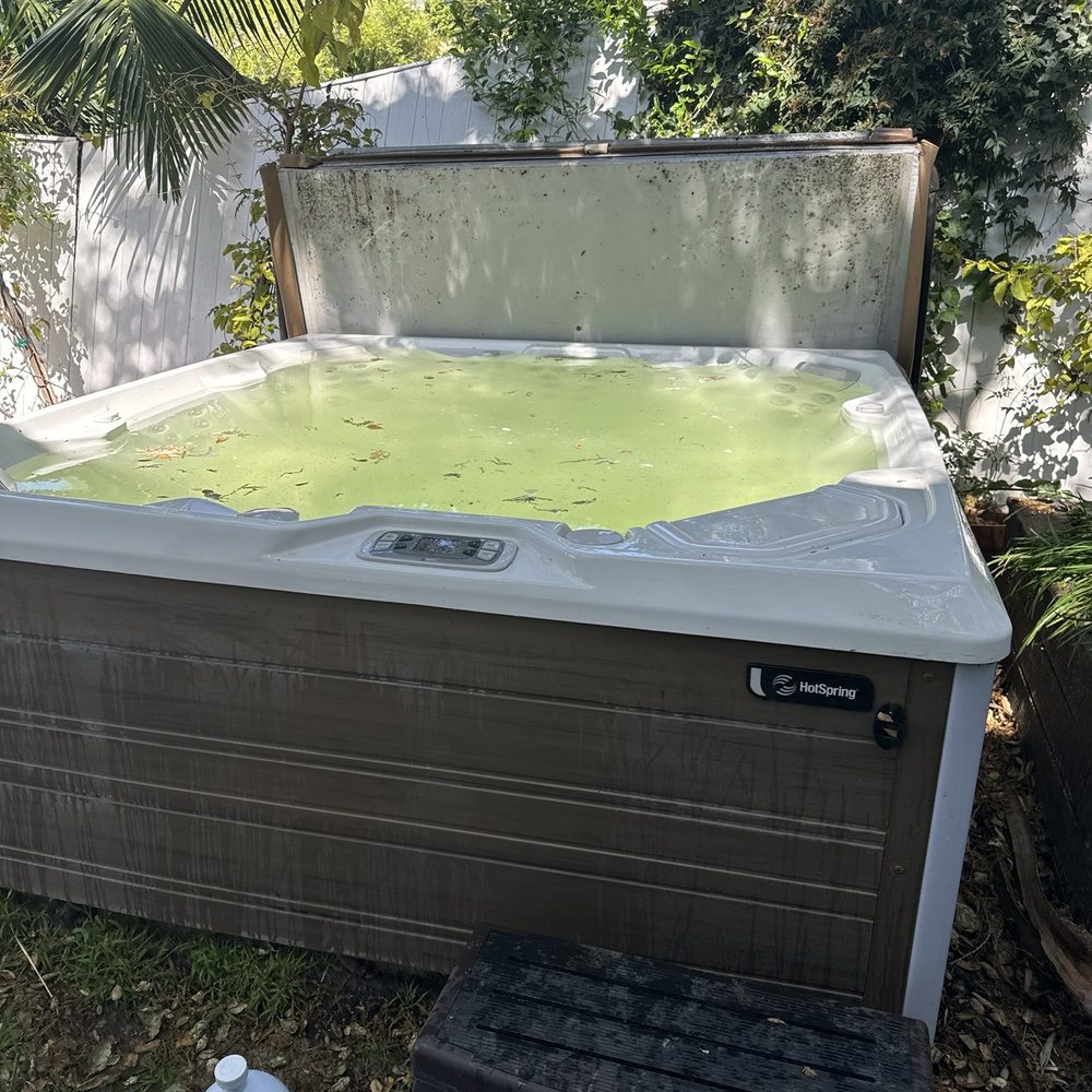 Martinez Pools - Before photo of hot tub - Pool Cleaners Near Me Martinez Pools - Before photo of hot tub - Pool Cleaners Near Me