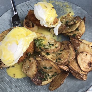 Toast - Crab Cake Benedict - Breakfast & Brunch Near Me - Temecula, California