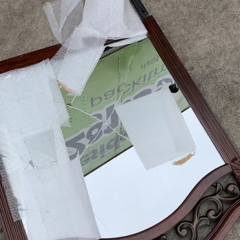 Pack-it Movers - Broken mirror - Movers Near Me - Houston, Texas Pack-it Movers - Broken mirror - Movers Near Me - Houston, Texas