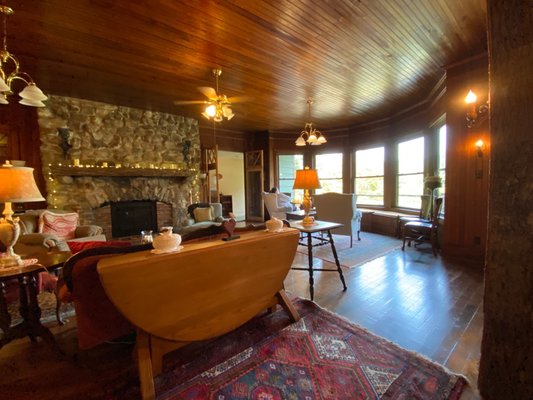 Laughing Heart Lodge by null