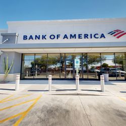Bank of America Financial Center - Storefront