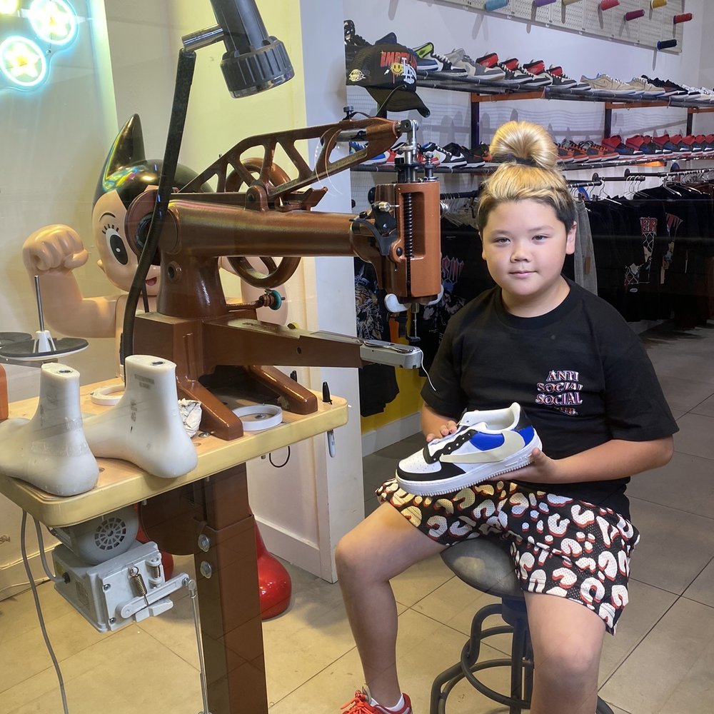 Majorwavez Lab - Getting ready to see on his swoosh - Art Classes Near Me - Las Vegas, Nevada Majorwavez Lab - Getting ready to see on his swoosh - Art Classes Near Me - Las Vegas, Nevada