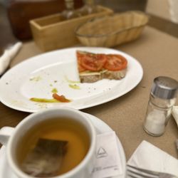 Café Pit - Last piece of toast smh