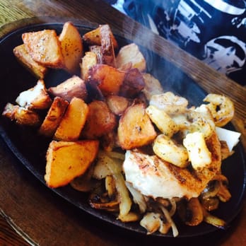 Applebee's Grill + Bar - Bourbon chicken and shrimp hot plate - American Near Me - Vallejo, California Applebee's Grill + Bar - Bourbon chicken and shrimp hot plate - American Near Me - Vallejo, California