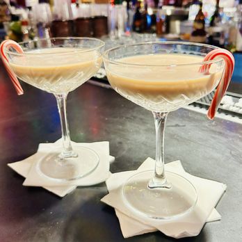 Hotel Vin - Peppermint Bark Martinis - Hotels Near Me - Grapevine, Texas