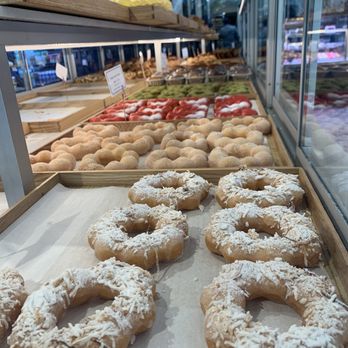 Paris Baguette - Type of mochi donut with the flavor icing - Bakeries Near Me - San Carlos, California Paris Baguette - Type of mochi donut with the flavor icing - Bakeries Near Me - San Carlos, California