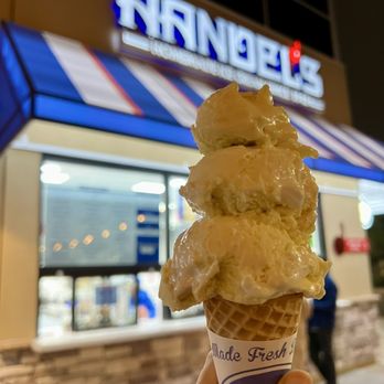 Handel's Homemade Ice Cream - Banana cream pie (small in a sugar cone) - Ice Cream & Frozen Yogurt Near Me - Glendora, California