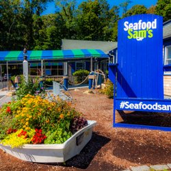 Seafood Sam's - Taken on Sept 19, 2023 by John Huân Vu of San Jose, California. Not for commercial use or reproduction without explicit permission by owner.