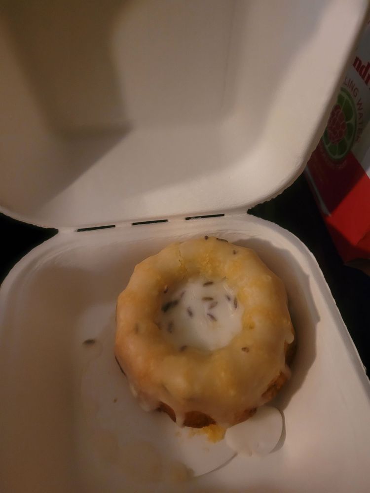 hills funky bakery Logo