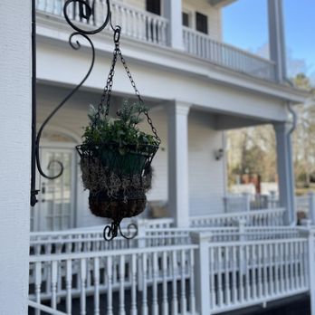 Twelve Oaks Bed and Breakfast - Back entrance - Bed & Breakfast Near Me - Covington, Georgia