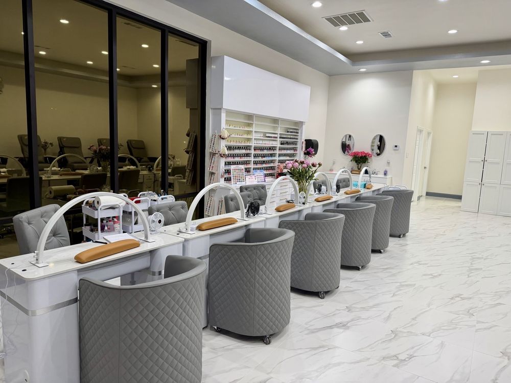 The Nail Studio Logo