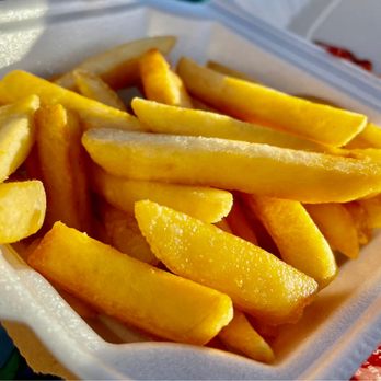 Kelly's Roast Beef - French fries - Sandwiches Near Me - Revere, Massachusetts