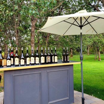Cathedral Ridge Winery - Outdoor tastings - Wine Tours Near Me - Hood River, Oregon Cathedral Ridge Winery - Outdoor tastings - Wine Tours Near Me - Hood River, Oregon