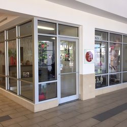 Abraham - Entrada Abraham Hair Salon & Spa City View Plaza