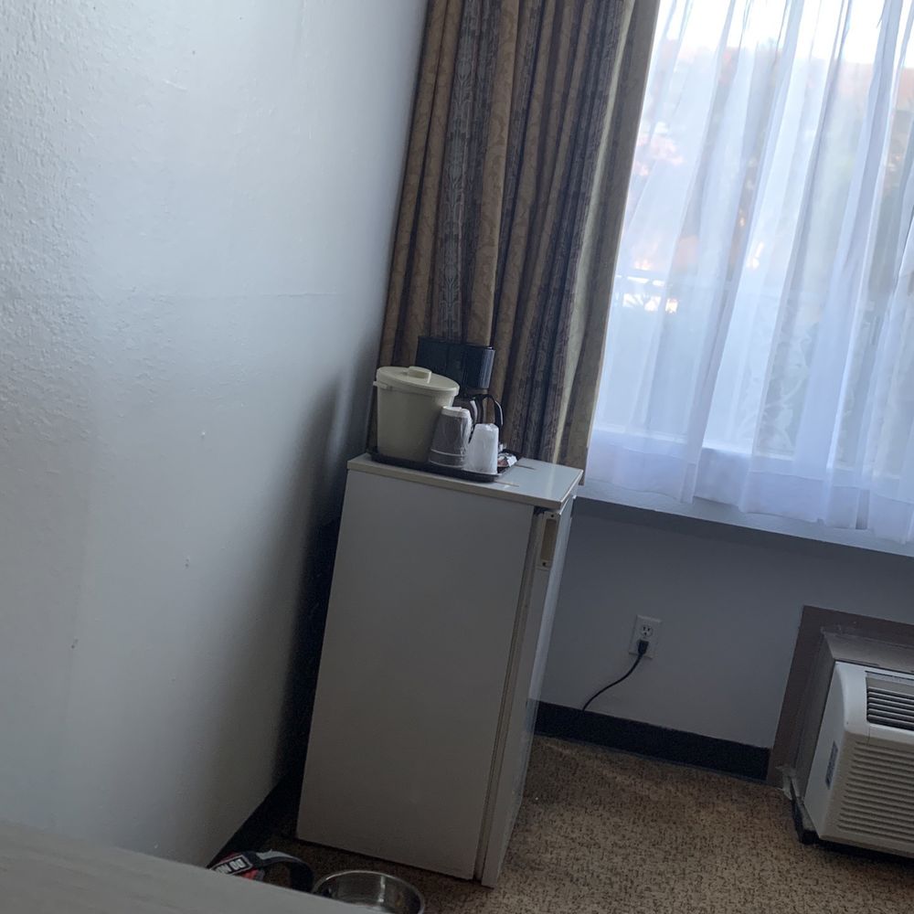 Hotel Pacific Garden - What they described as a kitchenette for cooking needs. No microwave - Hotels Near Me - Gardena, California Hotel Pacific Garden - What they described as a kitchenette for cooking needs. No microwave - Hotels Near Me - Gardena, California