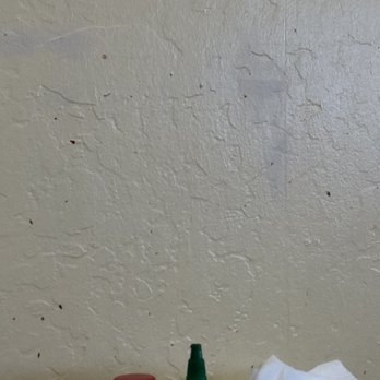 Rolls And Grill - Walls definitely need a good cleaning - Vietnamese Near Me - Bakersfield, California
