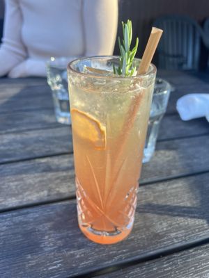Cottonwood Restaurant & Bar by null