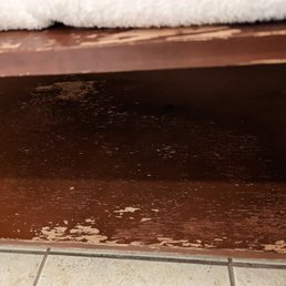 Fixtures in the room are a bit beat up. Fixtures in the room are a bit beat up.