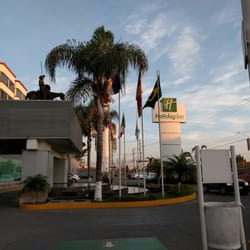 Holiday Inn - entrance