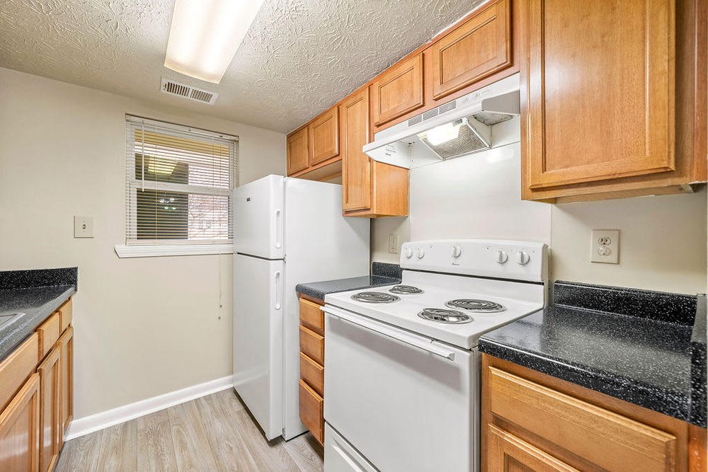 BRADFORD APARTMENTS & TOWNHOMES Updated November 2024