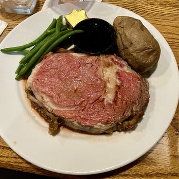 400 East - Prime Rib special - Bars Near Me - Harwich, Massachusetts