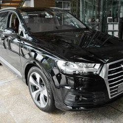 VHA Limos Melbourne Chauffeur Hire - Audi Q7