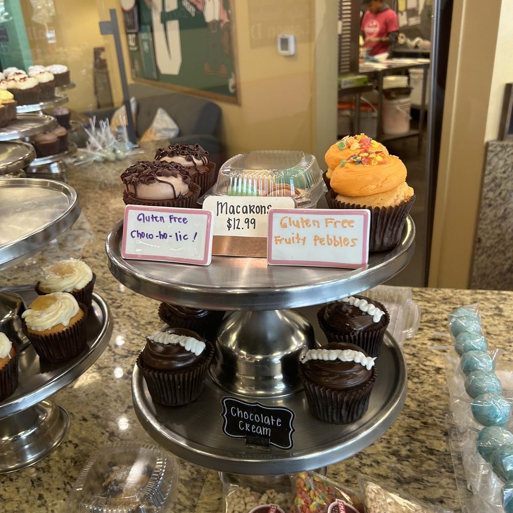 Smallcakes Utopia - Display - Cupcakes Near Me - Charlotte, North Carolina Smallcakes Utopia - Display - Cupcakes Near Me - Charlotte, North Carolina